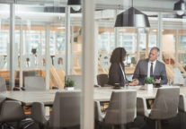 员工腰酸背痛影响工作效率？你的办公椅该换了