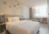 创始说 | 宏昆“舵手”陈芳先生领航“朗丽兹”驶入新赛道