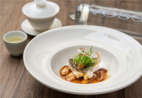 世茂酒店联袂知名美食顾问打造“古菜今做”系列菜单