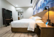 途客中国酒店焦作市政府高铁站店，赏秀美焦作