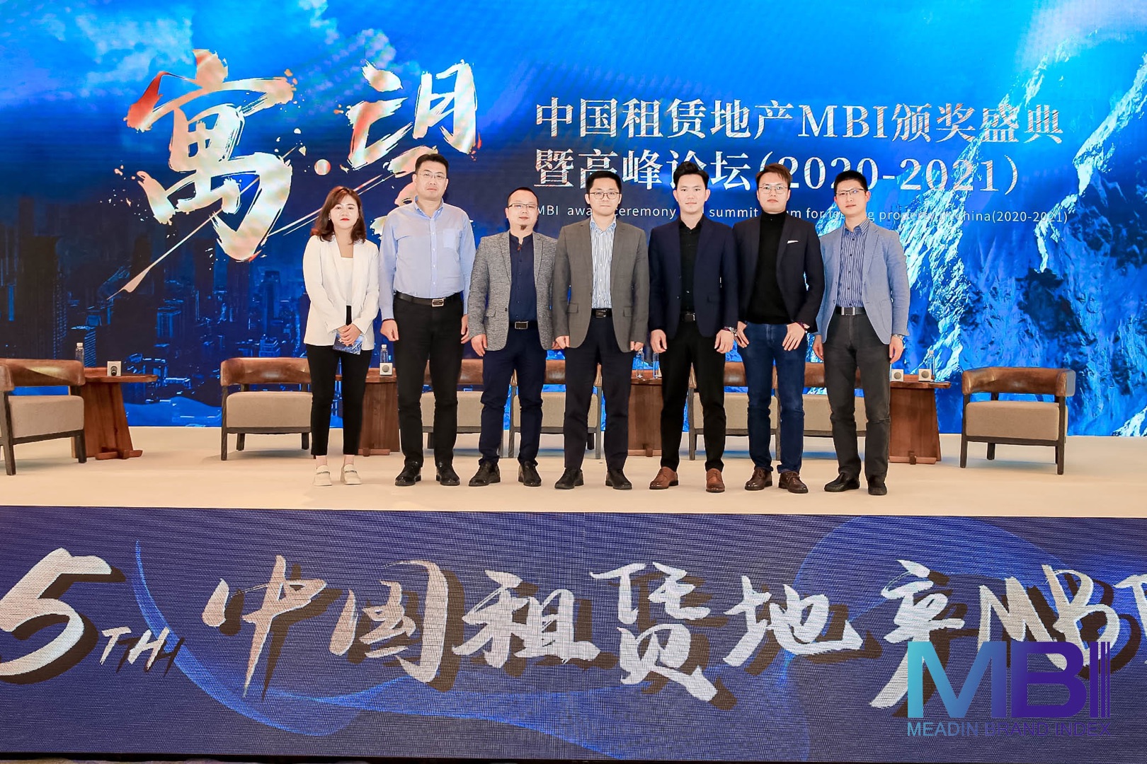7eddc9d7-6fb8-492a-8249-6cfd5793d116.jpg