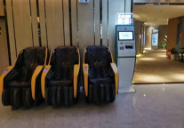 侣行家集团在深圳罗湖东门老街店首次引入无人智能入住设备