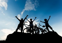 国家体育总局：暂停暂停山地越野等新兴高危体育赛事活动