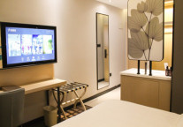 来天津市大港津岐公路格雅酒店，慢赏月亮城的情调