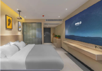 投影界的扛把子，坚果如何打破酒店同质化？