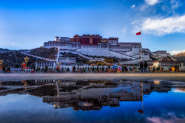 摄图网_500331126_美丽的布达拉宫(企业商用).jpg