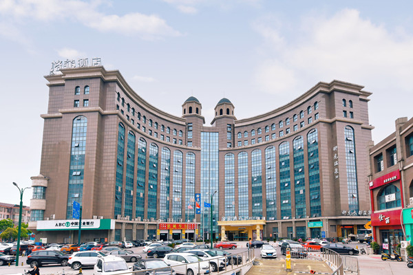 格菲无锡江阴市高新区蟠龙山公园酒店外立面.jpg