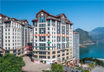 坐拥三峡美景！维也纳酒店重庆巫山市政广场店开业啦