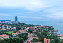 下榻福建厦门大学格盟酒店，畅享阳光、海景、山色