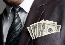 海航控股去年巨亏600亿元左右，刷新A股纪录