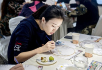 租户生活｜纸扇画意，轻捉雅趣重新走古韵