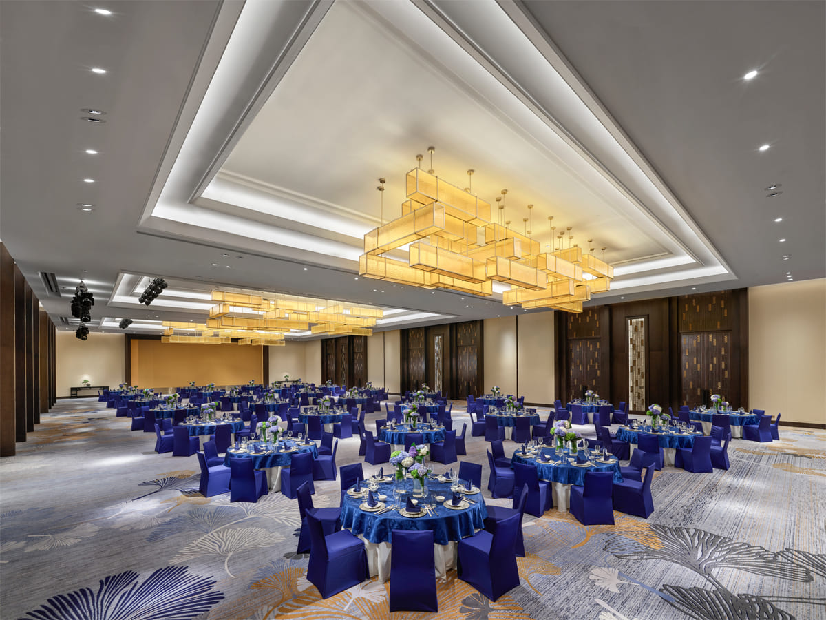 广富林大宴会厅圆桌式 grand ballroom banquet setup