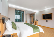 观赏秋日调色盘，入住潍坊诸城市龙苑尚城格林豪泰酒店