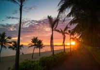 格林东方酒店，等您开启椰风海岛之旅