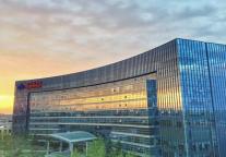 “妖股”新华联，深陷债务危机