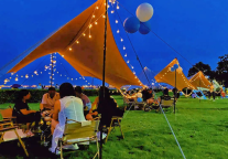 奇趣夏天的101种打开方式!走，去万达酒店逛古村集市听脱口秀看星空电影