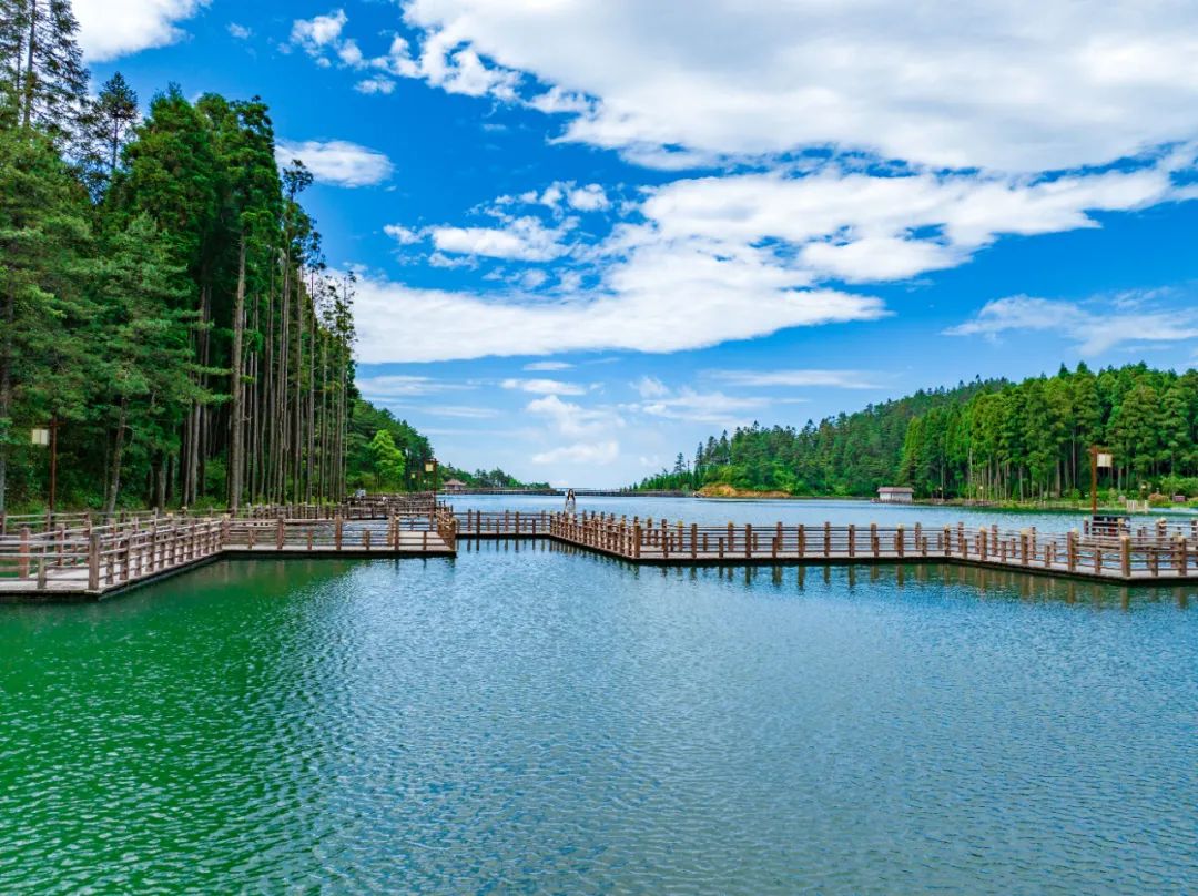 江西明月山风景图图片