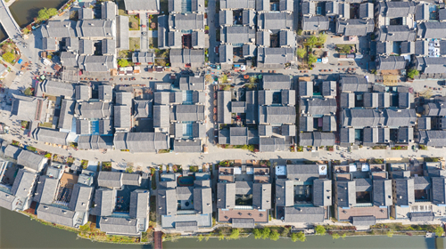 摄图网_501593766_山东日照东夷小镇航拍(企业商用).jpg
