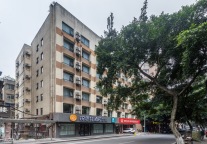 随易住锐思特酒店滨江路国窖店，体验醉美泸州