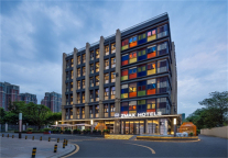 ZMAX HOTELS •成都万象城万年场地铁站店，坐落于成都的ZAO动空间
