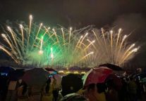 明月山 | 火龙凌空追明月，盛世欢腾闹元宵！这才是中国年的味道！