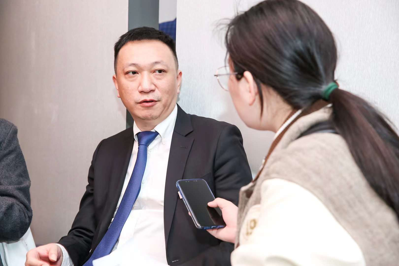专访雷士照明：照明行业龙头企业的突围之道