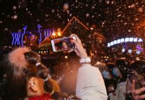 上海欢乐谷暖心抱抱节来袭