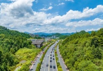 湘鄂赣“千车万人”驾游明月山