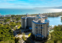 洲际酒店集团旗下- 亚龙湾星华套房假日酒店和亚龙湾华邑度假酒店入驻三亚亚龙湾国家度假区