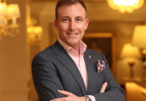 广州富力丽思卡尔顿酒店任岱云森为总经理