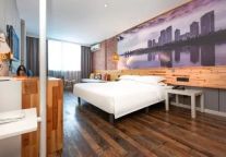 途客中国酒店系途客中国HOTEL台州路桥会展中心店，舒心栖息居所