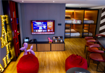 相约两亿玩家，酒店与电竞巨头联手“开服”年增长率600%的电竞酒店市场