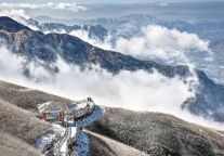 就现在！武功山又下雪了！