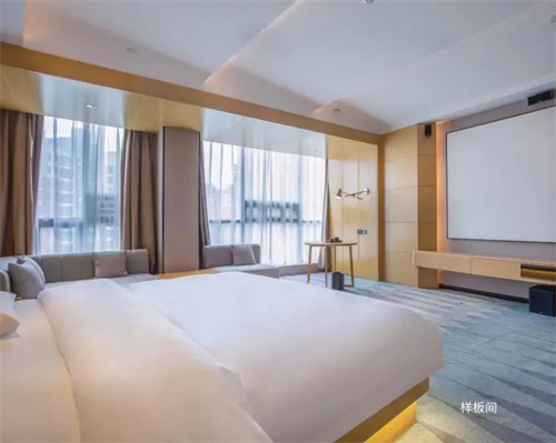 房间1.jpg