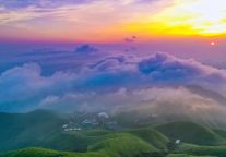 五一怎么玩？登金顶、追云海、蹦野迪、看烟花、享美食...来武功山放肆嗨！