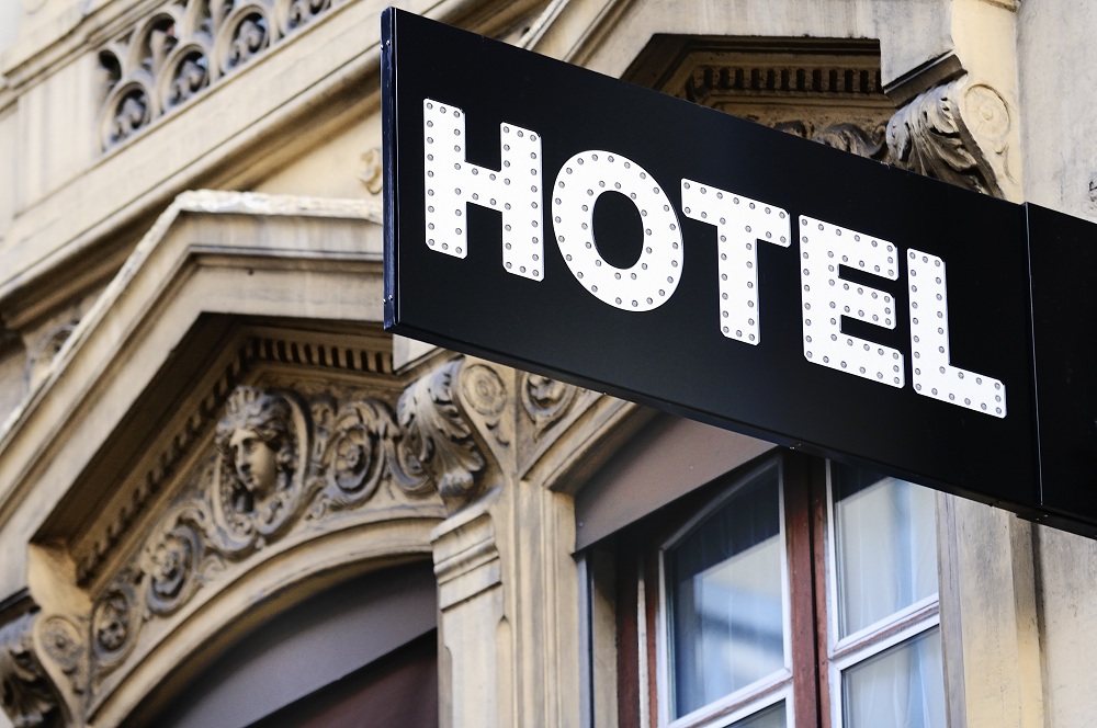 万达酒店发展：与大连万达商管续签酒店和物业协议