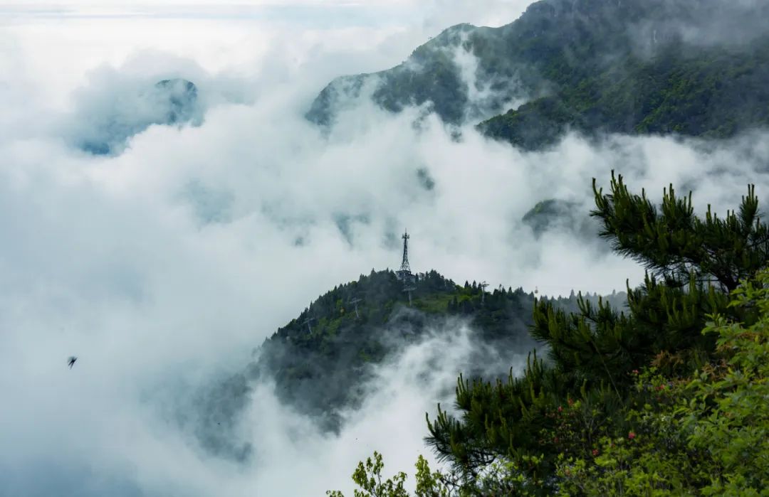 萍乡武功山景区修建中庵观景台，加强基础设施建设
