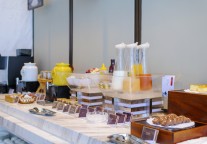 又一巨头跨界卖奶茶？醒醒，新茶饮真没那么好赚！