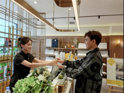 酒店者说 | “自带静音键”的艾豪森 温度与创意同在