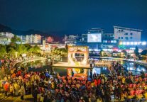 明月山迎“湘赣一家亲”千人旅游团！