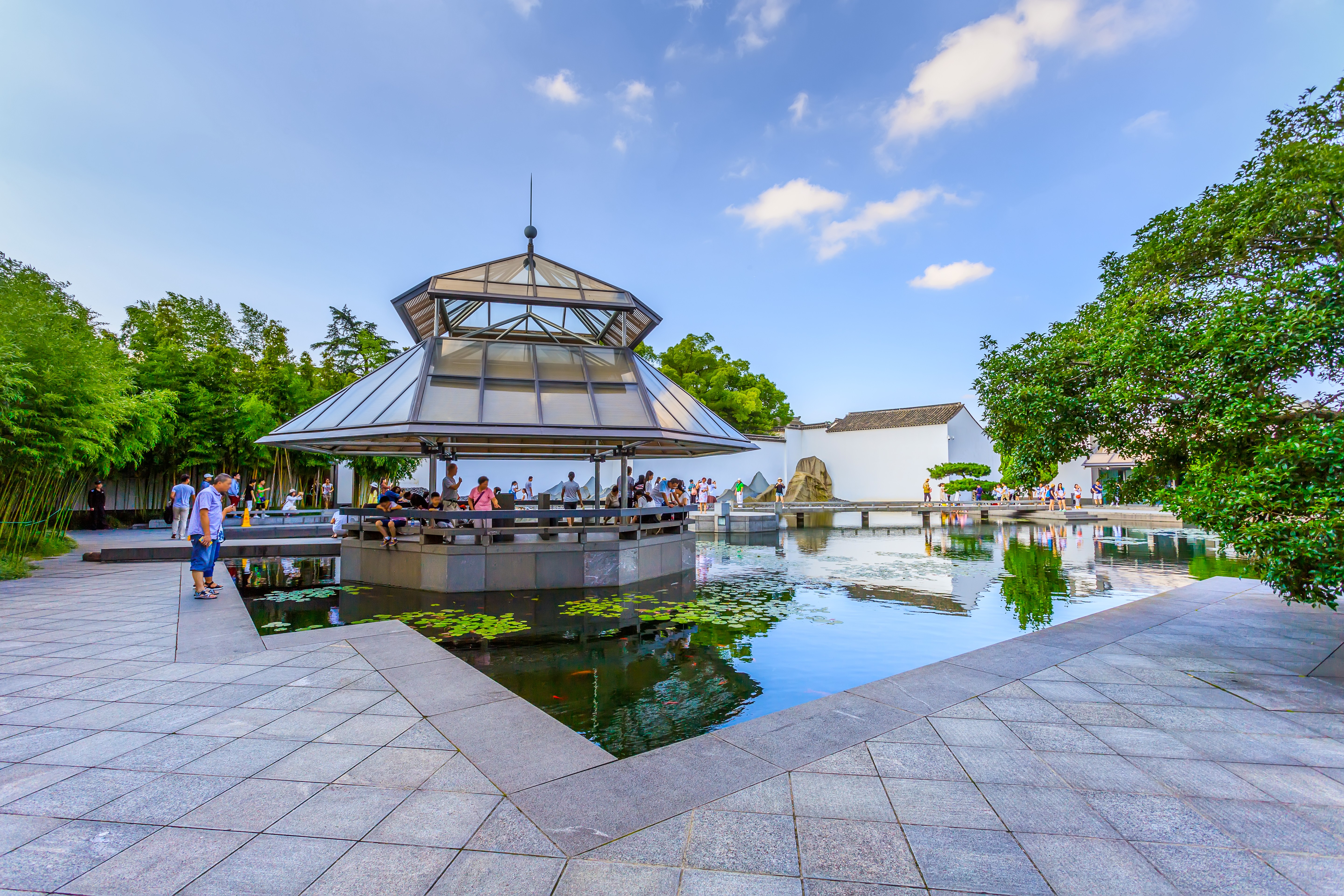 邱萍｜疫情三年住过的店（2021年）