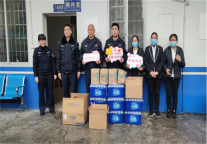 一碗腊八粥连接警民情，城市便捷酒店暖胃更暖心