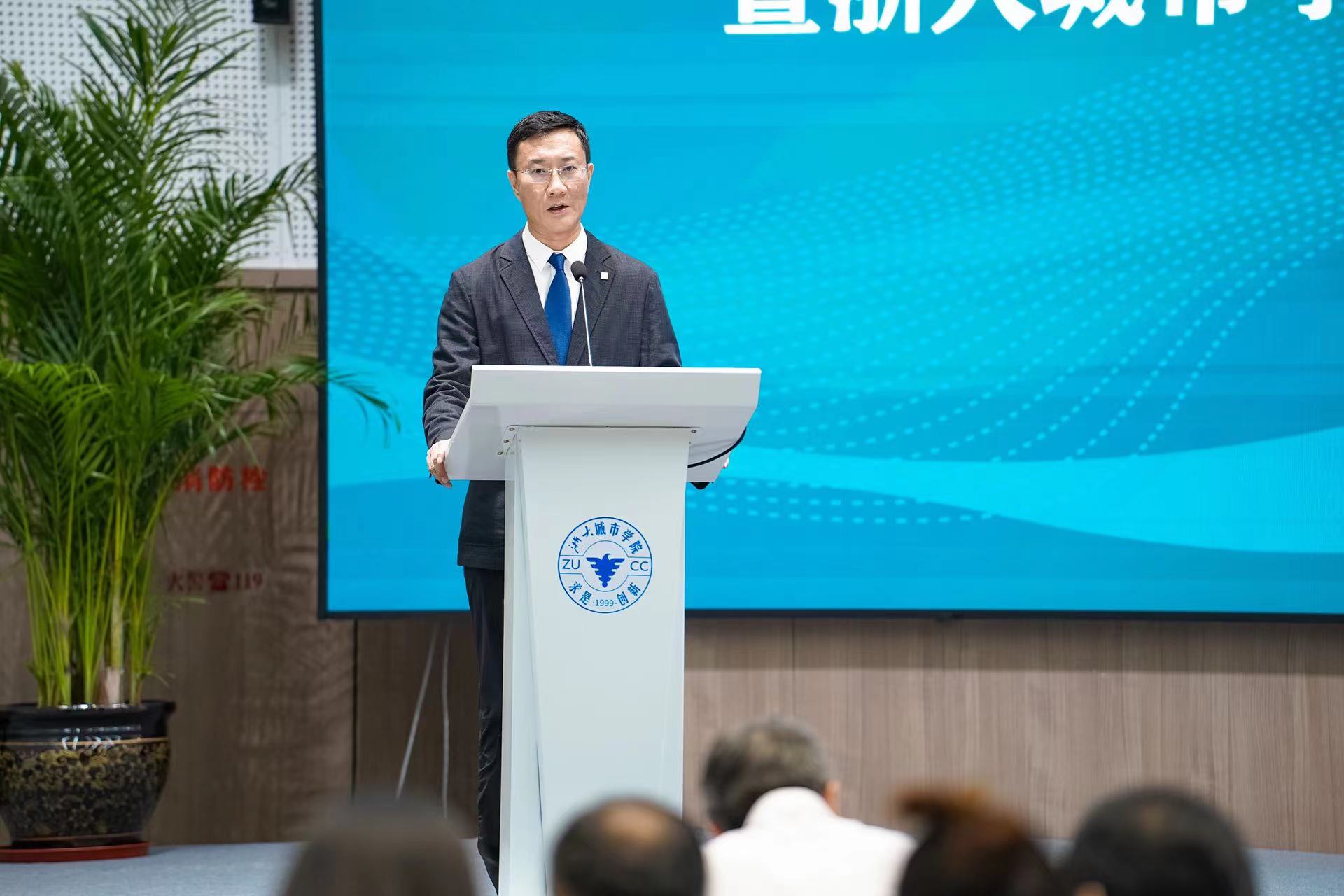 君亭酒店集团副总裁 施晨宁 介绍君亭酒店集团.jpg