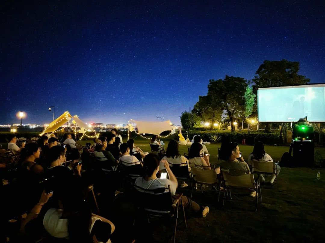 露天电影院1.jpg