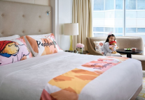 相约帕丁顿熊欢度在朗廷的美好假期，尽情享受和重建世间冒险的精彩