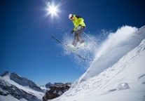 全国多地迎来初雪，同程旅行冰雪旅游热度上涨213%