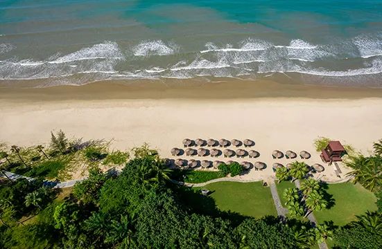 三亚湾海居铂尔曼度假酒店荣获2022年度中国高端酒店100强
