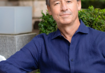  六善酒店任Neil Palmer为首席运营官