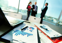 WeWork 2021 财年亏损44亿美元，收入下降 25%