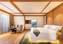 《芭莎艺术》九月刊在ZMAX HOTELS取景拍摄，四合院式设计展现传统建筑之美